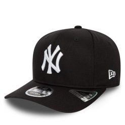 Czapka z daszkiem New Era. Czarne czapki z daszkiem New Era, bez wzorów. Za 119.99 zł.