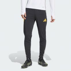 Spodnie treningowe adidas Real Madrid Avengers 25/26 Tiro 25 Competition. Białe spodnie treningowe długie Adidas, bez wzorów, z tkaniny. Za 279.00 zł.