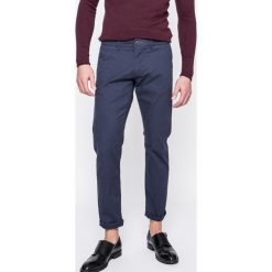 Selected - Spodnie. Szare spodnie materiałowe marki Selected, z bawełny, casualowe. W wyprzedaży za 139.90 zł.