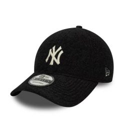 Czapka baseballowa New York Yankees New Era 9Forty Winter Borg. Czarne czapki z daszkiem New Era, na zimę, bez wzorów, z materiału. Za 176.00 zł.