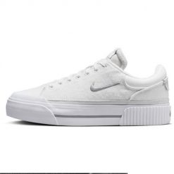 Buty do chodzenia męskie Nike Court Legacy Lift W. Białe buty sportowe casual Nike, bez wzorów, z materiału, bez zapięcia, nike court. Za 491.00 zł.