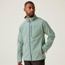 Kurtka turystyczna softshell Regatta Arana. Niebieskie kurtki Regatta, m, bez wzorów, z materiału, bez kaptura. Za 119.99 zł.