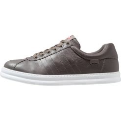 Camper RUNNER FOUR Sneakersy niskie medium gray. Buty sportowe casual marki Camper. Za 489.00 zł.
