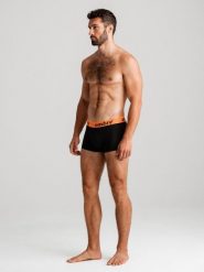 Bokserki męskie bawełniane - czarno-pomarańczowe - Rozmiar: L. Brązowe bokserki Ombre Clothing, l, bez wzorów, z bawełny. Za 14.99 zł.