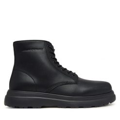 Trzewiki Armani Exchange. Czarne botki sznurowane Armani Exchange, bez wzorów, bez obcasa, bez zapięcia. Za 1,129.00 zł.