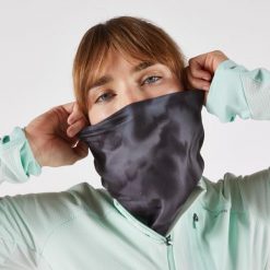 Komin do biegania Kiprun Warm+ ocieplany V2. Czarne szaliki KIPRUN, bez wzorów, z elastanu. Za 39.99 zł.