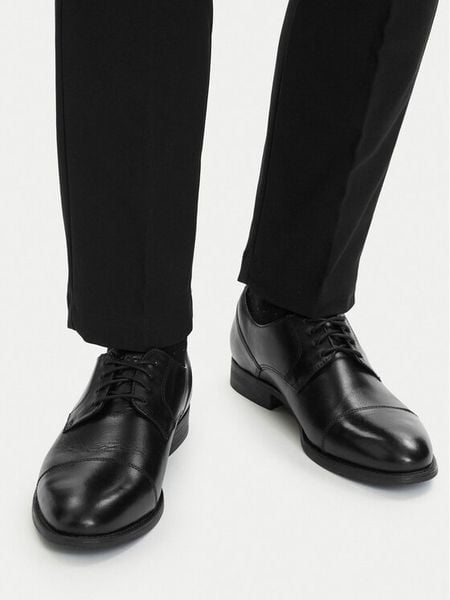 Lasocki Półbuty CEO-LOCARNO-01 MB Czarny. Czarne eleganckie półbuty Lasocki, bez wzorów, ze skóry, bez obcasa, bez zapięcia. Za 229.99 zł.