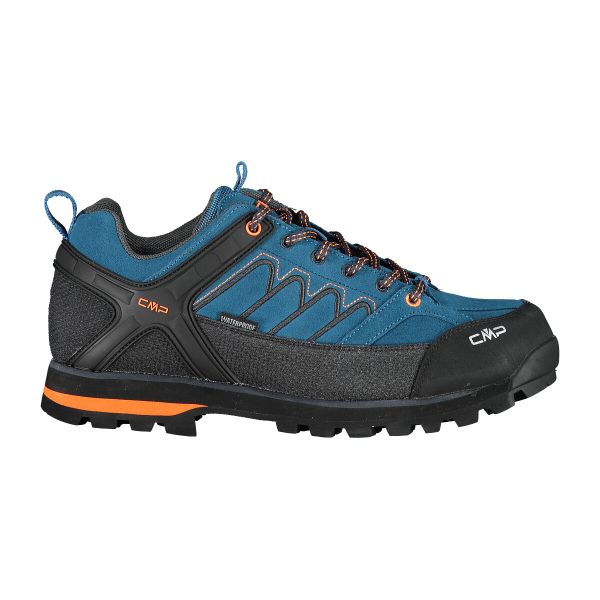 Niskie buty trekkingowe CMP Moon waterprof. Czarne buty trekkingowe CMP, bez wzorów, z gumy, bez zapięcia, trekkingowe. Za 449.99 zł.