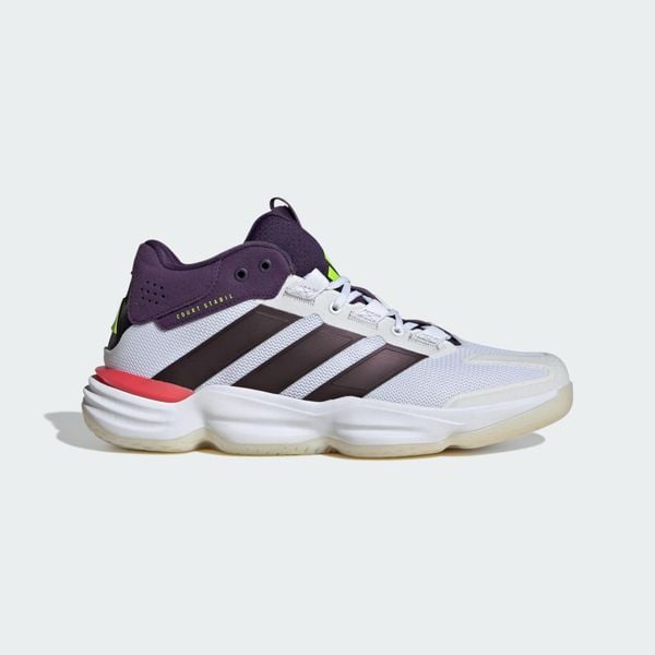 Buty halowe Court Stabil Indoor. Białe buty do koszykówki Adidas, bez zapięcia, do koszykówki. W wyprzedaży za 436.25 zł.
