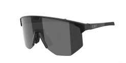 Okulary przeciwsłoneczne Bliz Hero Small. Czarne okulary przeciwsłoneczne Bliz, prostokątne. Za 299.00 zł.