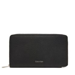 Portfel Calvin Klein. Czarne portfele CALVIN KLEIN, bez wzorów. Za 369.99 zł.