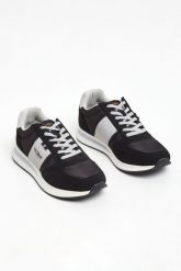 Sneakersy męskie AERONAUTICA MILITARE. Czarne buty sportowe casual Aeronautica Militare, z aplikacjami, z materiału, bez zapięcia. W wyprzedaży za 391.20 zł.