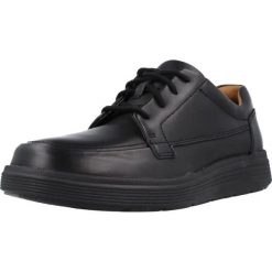 Buty CLARKS UN ADOBE EASE Czarny. Czarne buty turystyczne Clarks, bez wzorów, ze skóry, bez zapięcia, na fitness i siłownię. Za 503.99 zł.