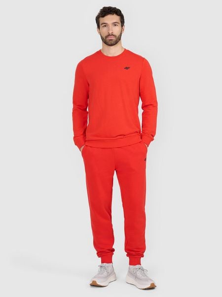 4F Spodnie dresowe joggery męskie - czerwone M. Czerwone joggery i bojówki 4F, na co dzień, l, bez wzorów, z bawełny, sportowe. W wyprzedaży za 79.99 zł.