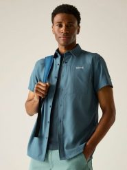 Regatta Koszula funkcyjna "Travel Light" w kolorze niebieskim rozmiar: 3XL. Niebieskie koszule Regatta, bez wzorów, z materiału, bez ramiączek, outdoorowe. Za 83.03 zł.