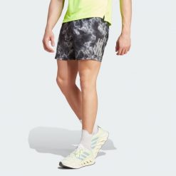Szorty Own the Run Allover Print. Białe szorty Adidas, xl, bez wzorów, sportowe. Za 183.40 zł.