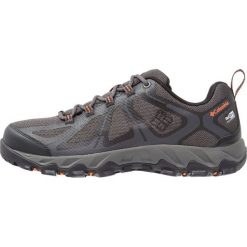 Columbia PEAKFREAK XCRSN II XCEL OUTDRY Półbuty trekkingowe shark blaze. Trekkingi marki Columbia, z gumy. W wyprzedaży za 359.20 zł.
