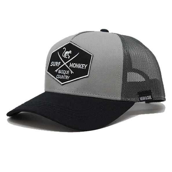 Czapka Trucker - 5 Paneli / Recykling / Jeden rozmiar (Ołów/Czarny). Szare czapki z daszkiem SURF MONKEY, z aplikacjami. Za 159.95 zł.