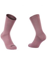 Skarpety rowerowe NORTHWAVE Switch Sock różowy. Czerwone skarpety Northwave, w ażurowe wzory, z dzianiny. Za 69.00 zł.