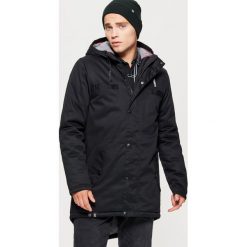 Kurtka typu parka na zimę - Czarny. Kurtki marki Under Armour. W wyprzedaży za 279.99 zł.