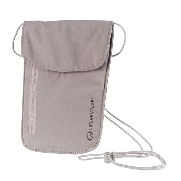 Portfel podróżny LifeVenture RFID kompaktowy wodoodporny 19x13 cm nylon. Czarne portfele Lifeventure, bez wzorów, z nylonu. Za 62.99 zł.