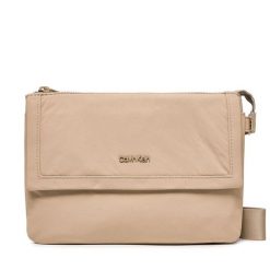 Saszetka Calvin Klein. Brązowe saszetki i nerki CALVIN KLEIN, bez wzorów. Za 219.99 zł.