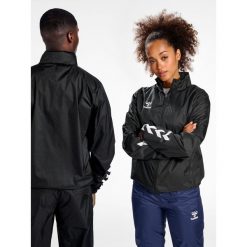 Kurtka ortalionowa piłkarska dla dorosłych Hummel Core XK Spray Jacket. Czarne kurtki Hummel, xl, bez wzorów, bez kaptura. Za 212.50 zł.