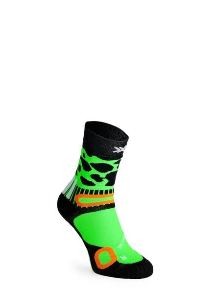 Skarpety turystyczne X-Socks Hike Discover Crew. Zielone skarpety X-Socks, bez wzorów, z materiału. Za 102.29 zł.