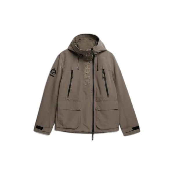 Kurtka przeciwwiatrowa z kapturem z haftowanym logo Superdry Ultimate. Brązowe kurtki Superdry, xl, z aplikacjami, z materiału, z kapturem. Za 647.50 zł.
