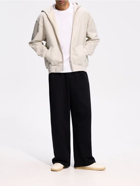 Rozpinana bluza z kapturem - złamana biel. Bluzy z kapturem Reserved, l, bez wzorów, z bawełny, z kapturem. Za 169.99 zł.