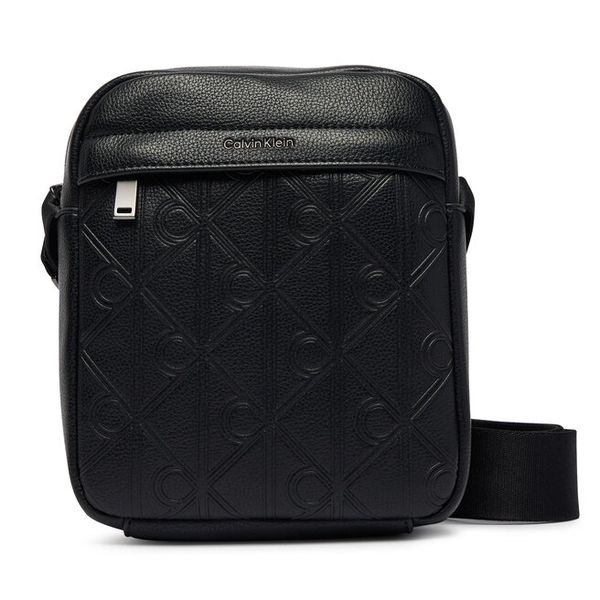 Saszetka Calvin Klein. Czarne saszetki i nerki CALVIN KLEIN, bez wzorów, małe, bez dodatków. Za 369.99 zł.