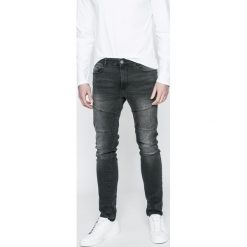 Review - Jeansy Jeremy. Jeansy marki Review. W wyprzedaży za 139.90 zł.