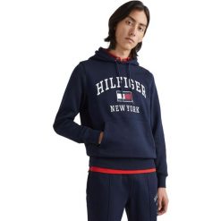 Bluza z kapturem Tommy Hilfiger Modern Varsity, Mężczyźni. Niebieskie bluzy Tommy Hilfiger, l, bez wzorów, z bawełny, z kapturem. Za 690.00 zł.
