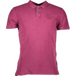 Koszulka polo "Elianos" w kolorze jagodowym. Koszulki polo marki KILLTEC, z haftami, z bawełny, z klasycznym kołnierzykiem, z krótkim rękawem. W wyprzedaży za 72.95 zł.