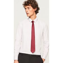 Koszula regular fit - Jasny szar. Koszule marki Under Armour. W wyprzedaży za 49.99 zł.