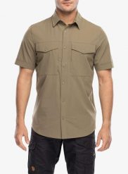 Koszula turystyczna Fjallraven Abisko Trekking Shirt SS. Zielone koszule Fjällräven, s, bez wzorów, z elastanu, bez kołnierzyka, bez ramiączek. Za 494.99 zł.