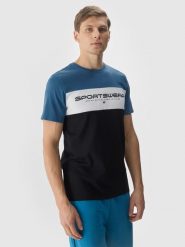 4F T-shirt z nadrukiem męski - niebieski L. Niebieskie t-shirty 4F, l, bez wzorów, z bawełny, bez kołnierzyka, bez ramiączek. W wyprzedaży za 39.99 zł.