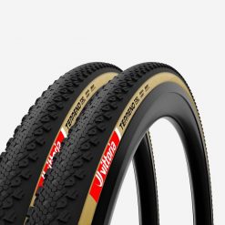 Opona rowerowa gravelowa Vittoria Terreno T30 700x38 tanwall miękkie stopki x2. Brązowe skarpety VITTORIA, bez wzorów, z gumy. Za 159.99 zł.