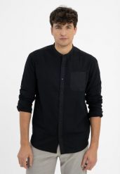 Bawełniana koszula, Regular Fit, K-BASTO. Czarne koszule Volcano, m, bez wzorów, z bawełny, bez kołnierzyka, bez ramiączek. Za 149.99 zł.