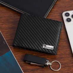 Męski portfel skórzany klasyczny RFiD duży czarny carbon premium Beltimore P01. Czarne portfele bez wzorów. Za 69.90 zł.