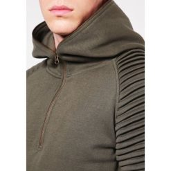 Urban Classics Bluza z kapturem olive. Bluzy z kapturem marki Urban Classics, m, z bawełny, z kapturem. Za 209.00 zł.