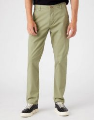 WRANGLER CASEY CHINO OIL GREEN W1C0CGG19 112145878. Zielone eleganckie spodnie Wrangler, l, z materiału. Za 189.99 zł.