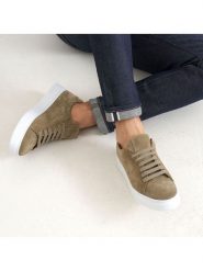 British Passport Skórzane sneakersy w kolorze khaki rozmiar: 42. Brązowe buty sportowe casual British Passport, bez wzorów, bez zapięcia. Za 404.99 zł.