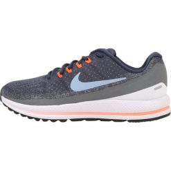 Nike Performance AIR ZOOM VOMERO 13 Obuwie do biegania treningowe thunder blue/cirrus blue/cool grey/crimson pulse. Buty do biegania marki Nike Performance. W wyprzedaży za 471.20 zł.