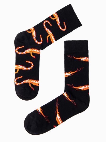 Skarpety męskie we wzory - czarne V9. Czarne skarpety Ombre Clothing, bez wzorów, z bawełny. W wyprzedaży za 3.99 zł.