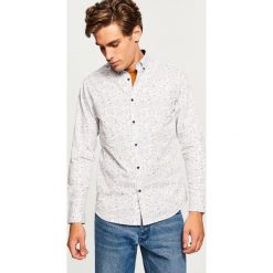 Wzorzysta koszula slim fit - Biały. Koszule marki Reserved. Za 89.99 zł.