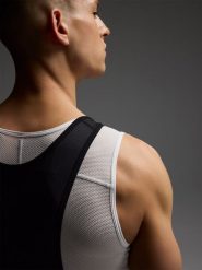 4F Tank top rowerowy szybkoschnący męski - biały S. Białe bezrękawniki 4F, bez wzorów, z dzianiny, bez ramiączek, rowerowe. Za 119.99 zł.
