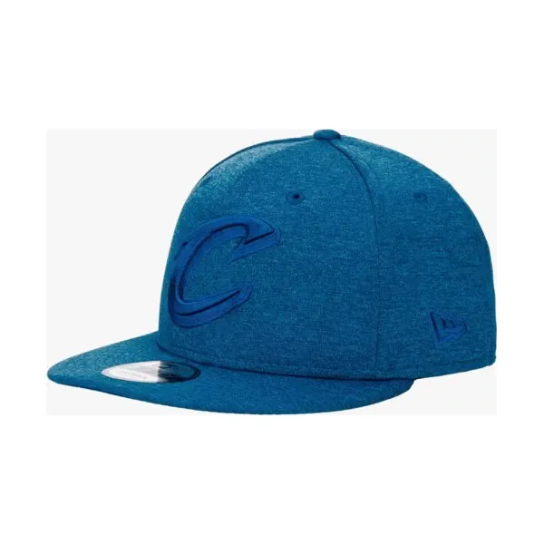 New Era Czapka Nba Shadowtech Clecav Sbb 950 , niebieski, rozmiar SM. Niebieskie czapki z daszkiem New Era, bez wzorów, z materiału. W wyprzedaży za 129.99 zł.