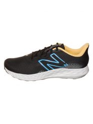 New Balance Buty "411 v3" w kolorze czarnym do biegania rozmiar: 44. Czarne buty do biegania New Balance, bez wzorów, bez zapięcia, do biegania. Za 168.85 zł.