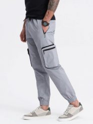 Spodnie męskie JOGGERY z odstającymi i zapinanymi kieszeniami cargo - jasnoszare V8 OM-PAJO-0135 - XXL. Szare joggery i bojówki Ombre Clothing, l, bez wzorów, z bawełny, wizytowe. Za 113.99 zł.
